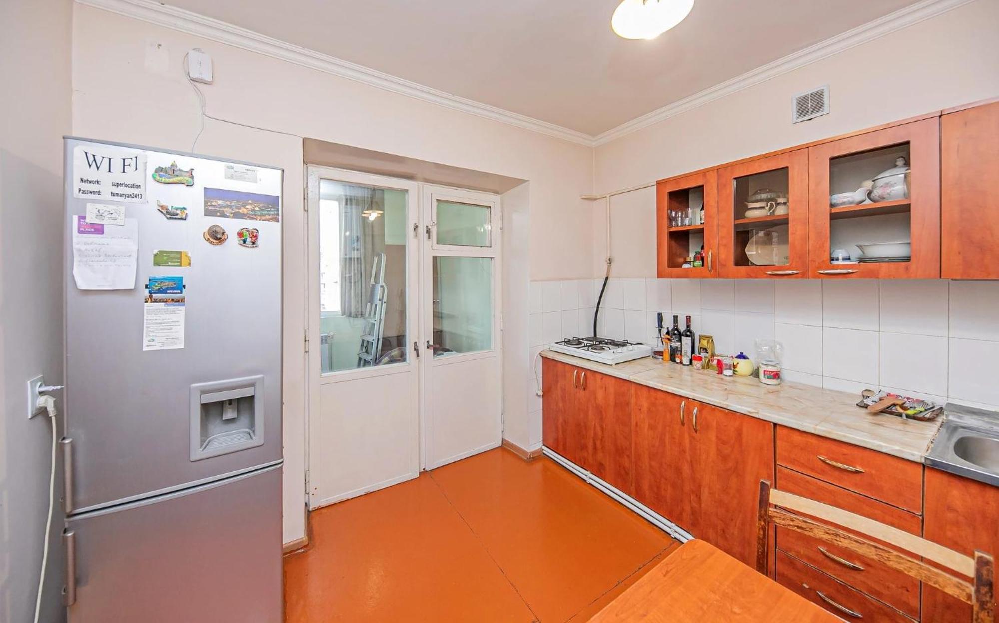 Super Location - Shared Bathroom And Kitchen Ереван Екстериор снимка